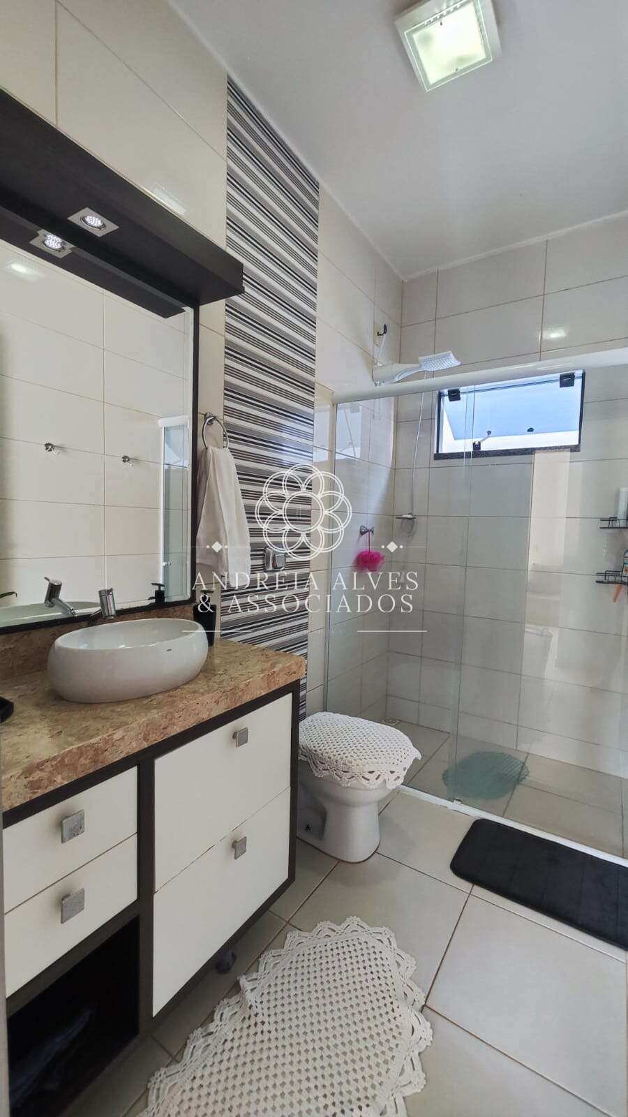 Casa à venda com 2 quartos, 60m² - JOAIA,