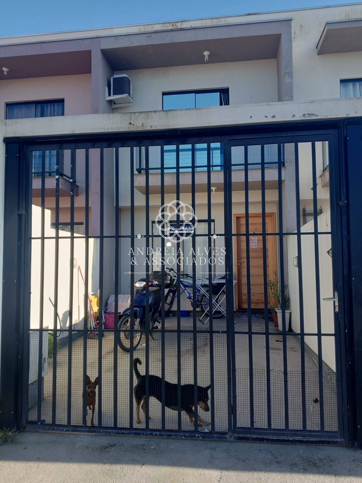 Sobrado à venda com 2 quartos, 62m² - PRAÇA,