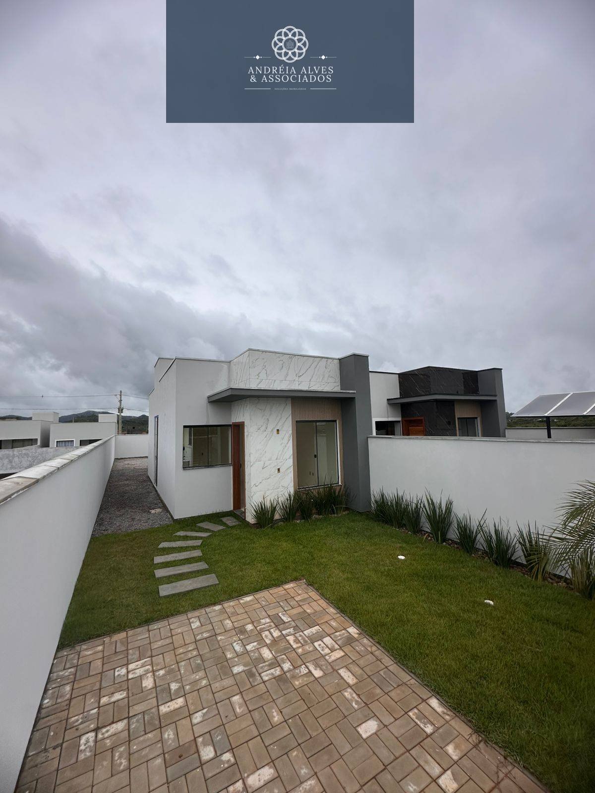 Casa à venda com 2 quartos, 55,44m² - CANELINHA,