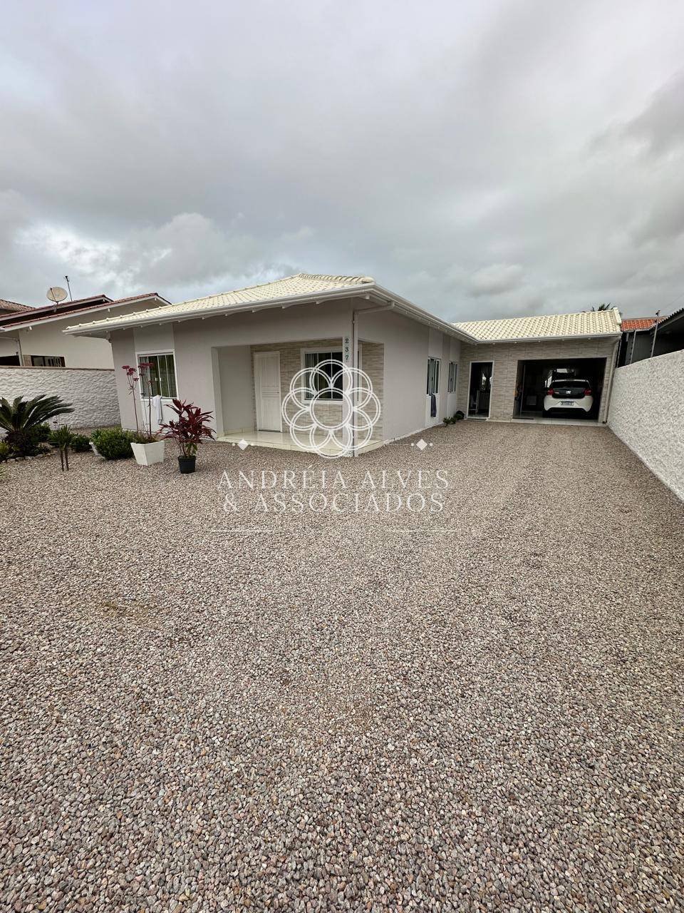 Casa à venda com 4 quartos, 140m² - ,