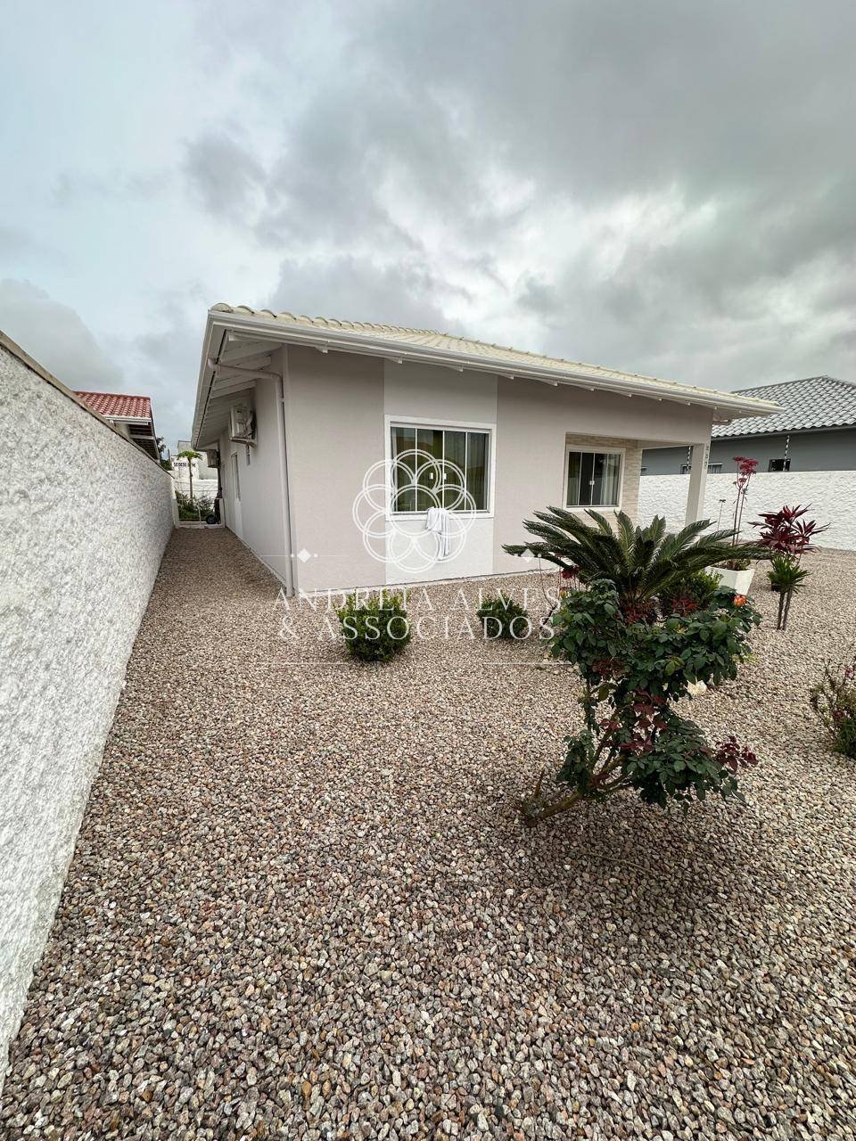 Casa à venda com 4 quartos, 140m² - ,