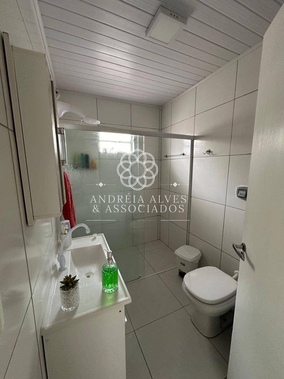 Casa à venda com 4 quartos, 140m² - ,