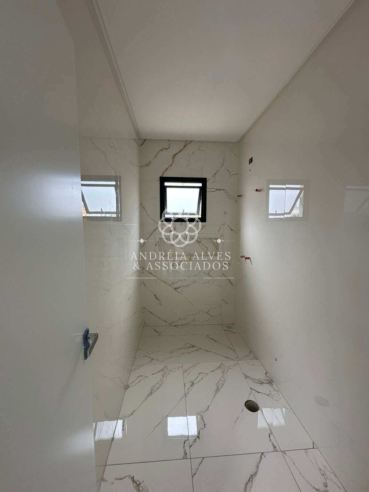 Casa à venda com 3 quartos, 120m² - BOSQUE DA MATA,