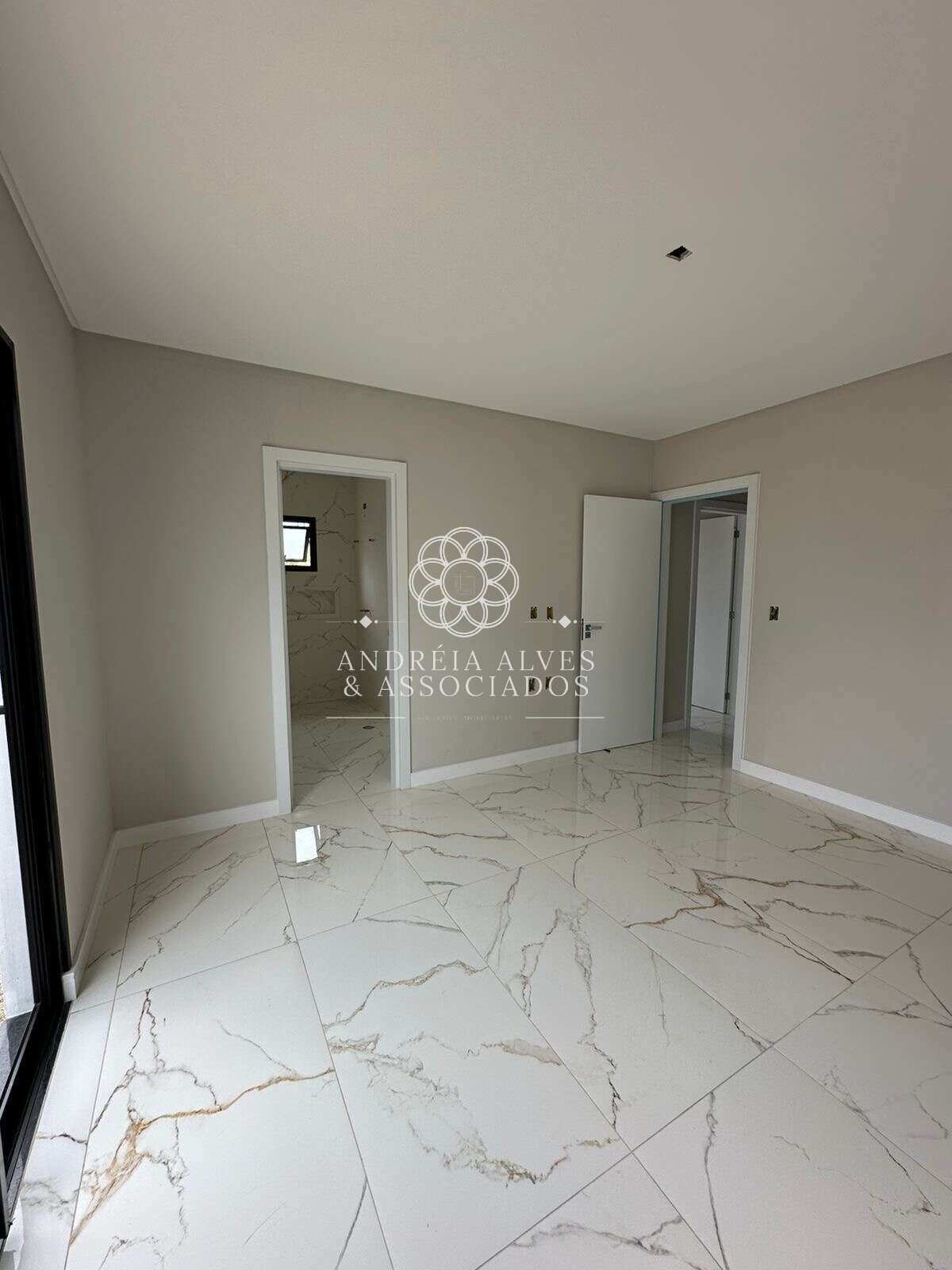 Casa à venda com 3 quartos, 120m² - BOSQUE DA MATA,