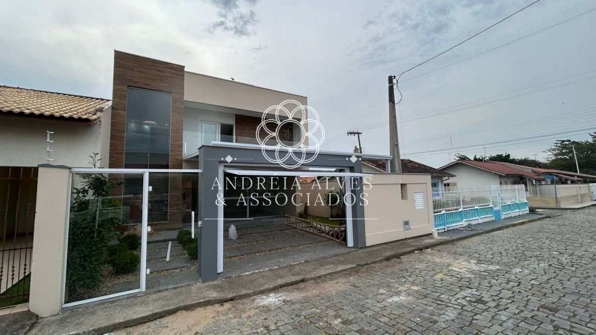 Casa à venda com 3 quartos, 192m² - ,