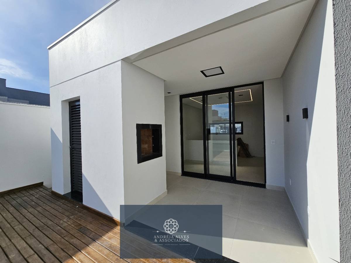 Casa à venda com 4 quartos, 166,89m² - BOSQUE DA MATA,Tijucas