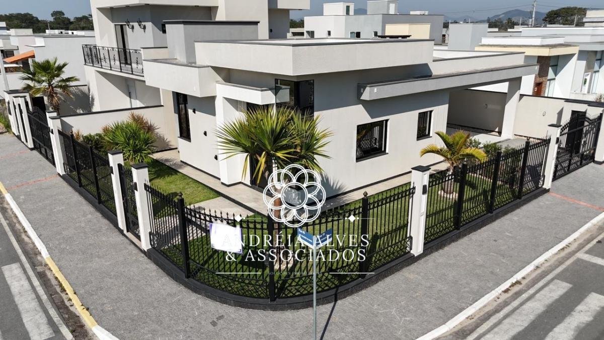 Casa à venda com 3 quartos, 107m² - BOSQUE DA MATA,Tijucas