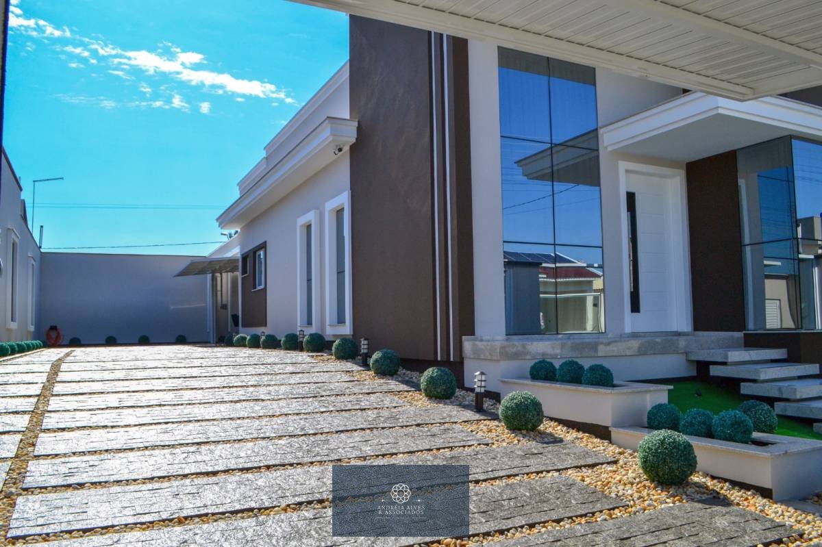 Casa à venda com 3 quartos, 141m² - XV De Novembro,Tijucas