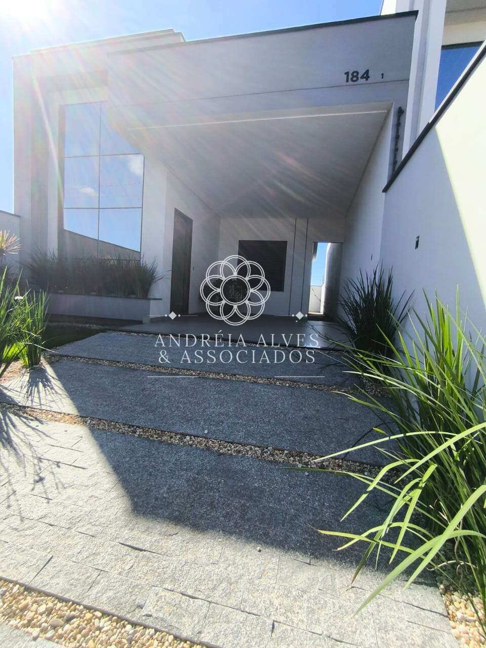 Casa à venda com 3 quartos, 103m² - ,