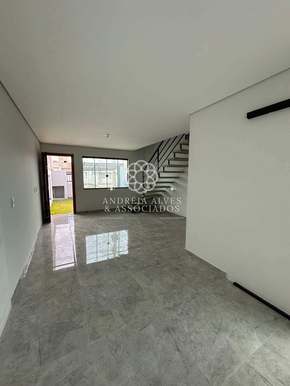 Sobrado à venda com 2 quartos, 70m² - Lemos e Filho,Tijucas