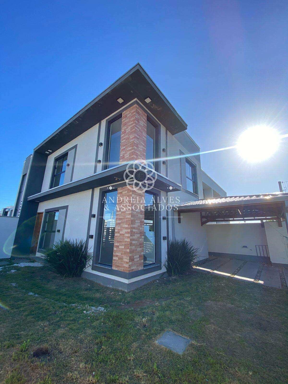 Sobrado à venda com 3 quartos, 106m² - DOM GERALDO,