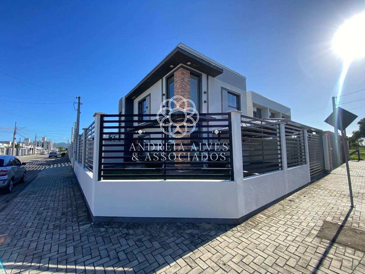 Sobrado à venda com 3 quartos, 106m² - DOM GERALDO,