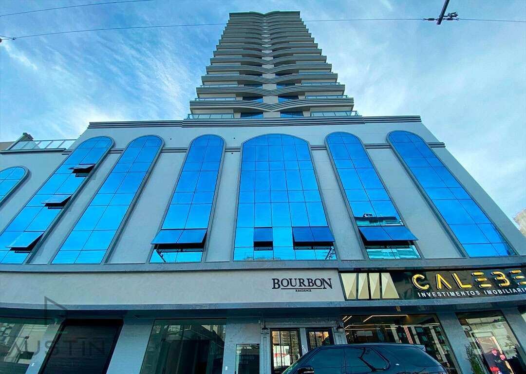 Apartamento à venda com 3 quartos, 110m² - Meia Praia,Itapema