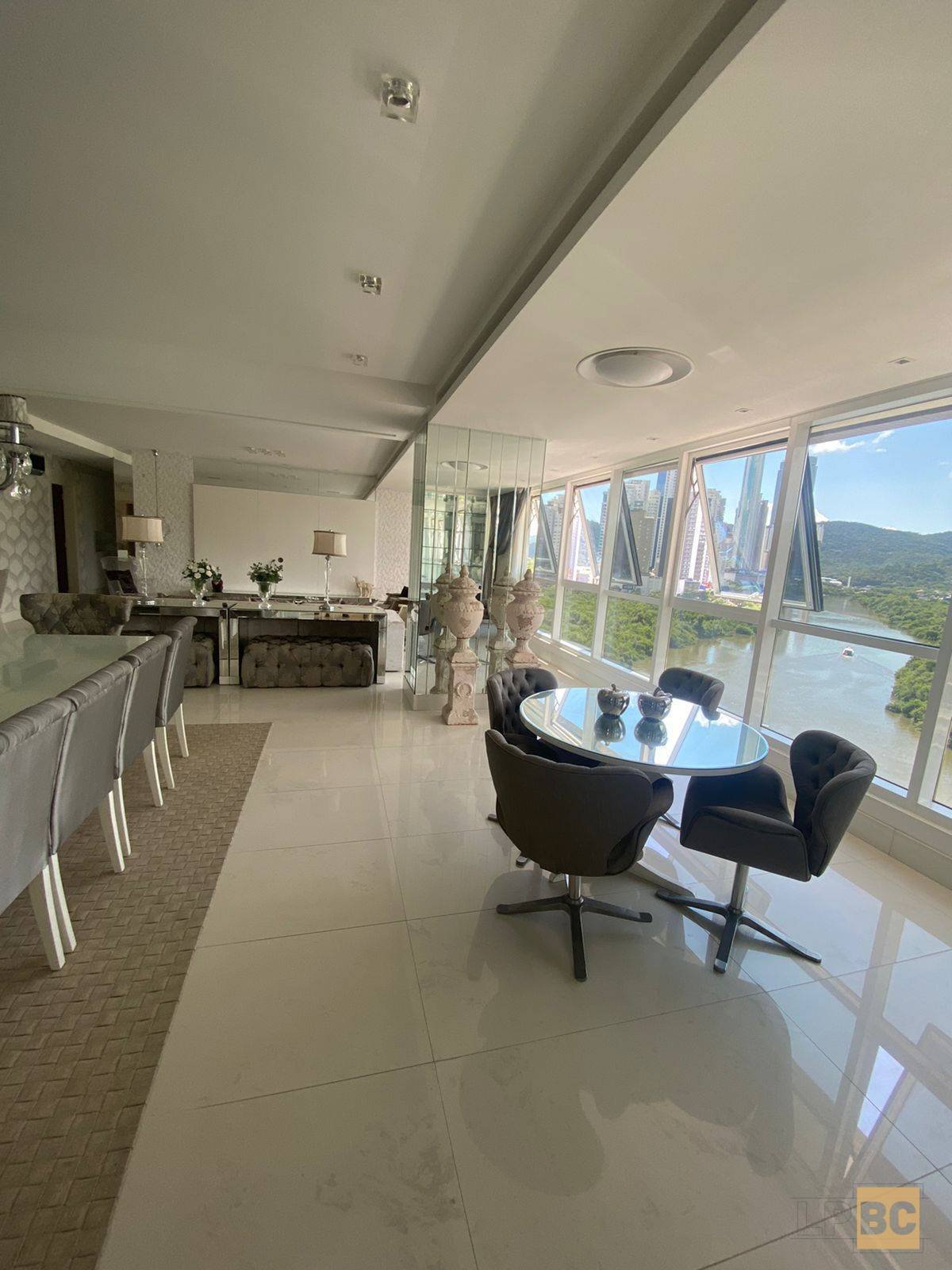 Apartamento à venda com 4 quartos, 220m² - Centro,Balneário Camboriú