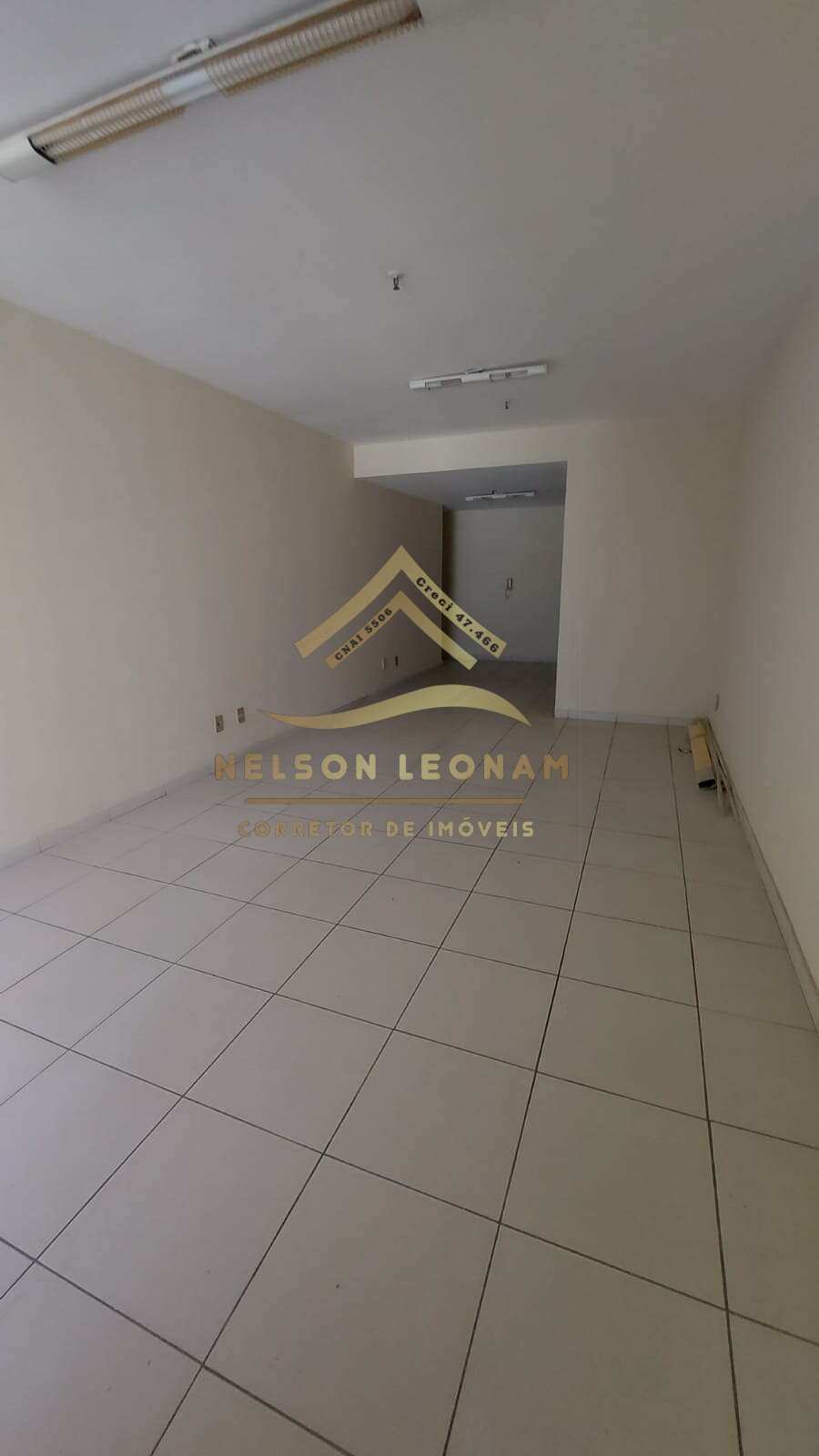 Sala Comercial de 49m² no bairro Centro, em Niterói | Eu Corretor