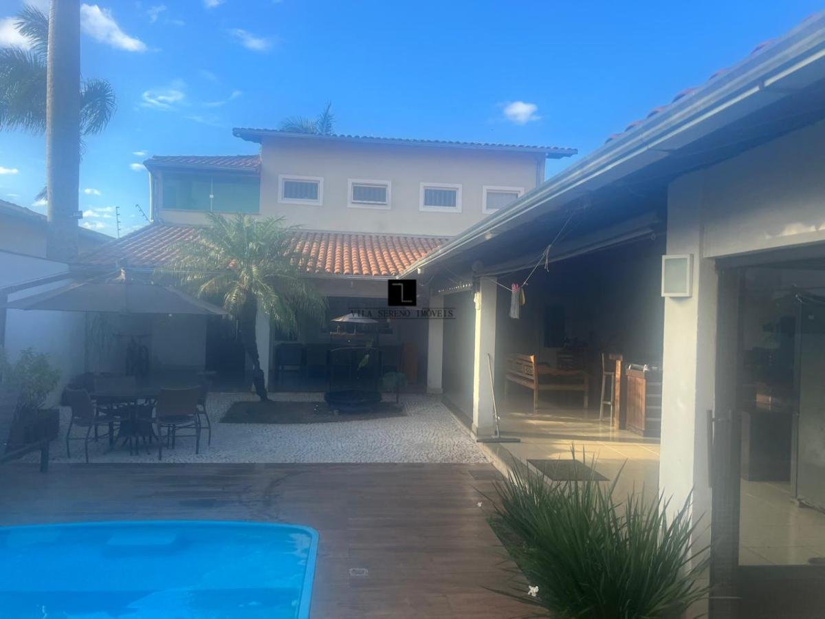 Casa à venda em Sete Lagoas, Jardim Europa, com 4 quartos, 337m² - Vila Sereno Imóveis