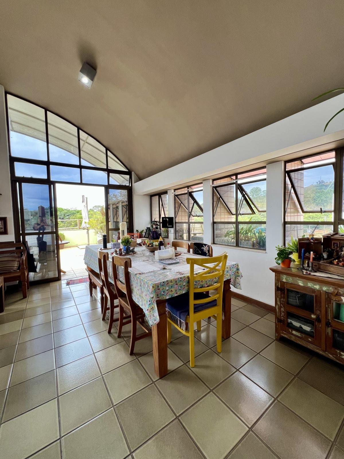 Cobertura à venda em Sete Lagoas, Mangabeiras, com 3 quartos, 216m² - Vila Sereno Imóveis