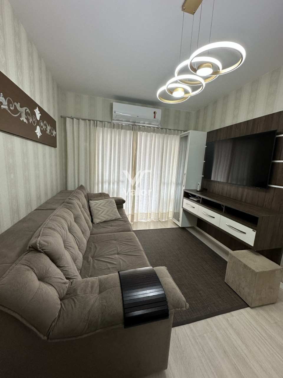 Apartamento 03 Dormitórios para alugar com 3 quartos - ,