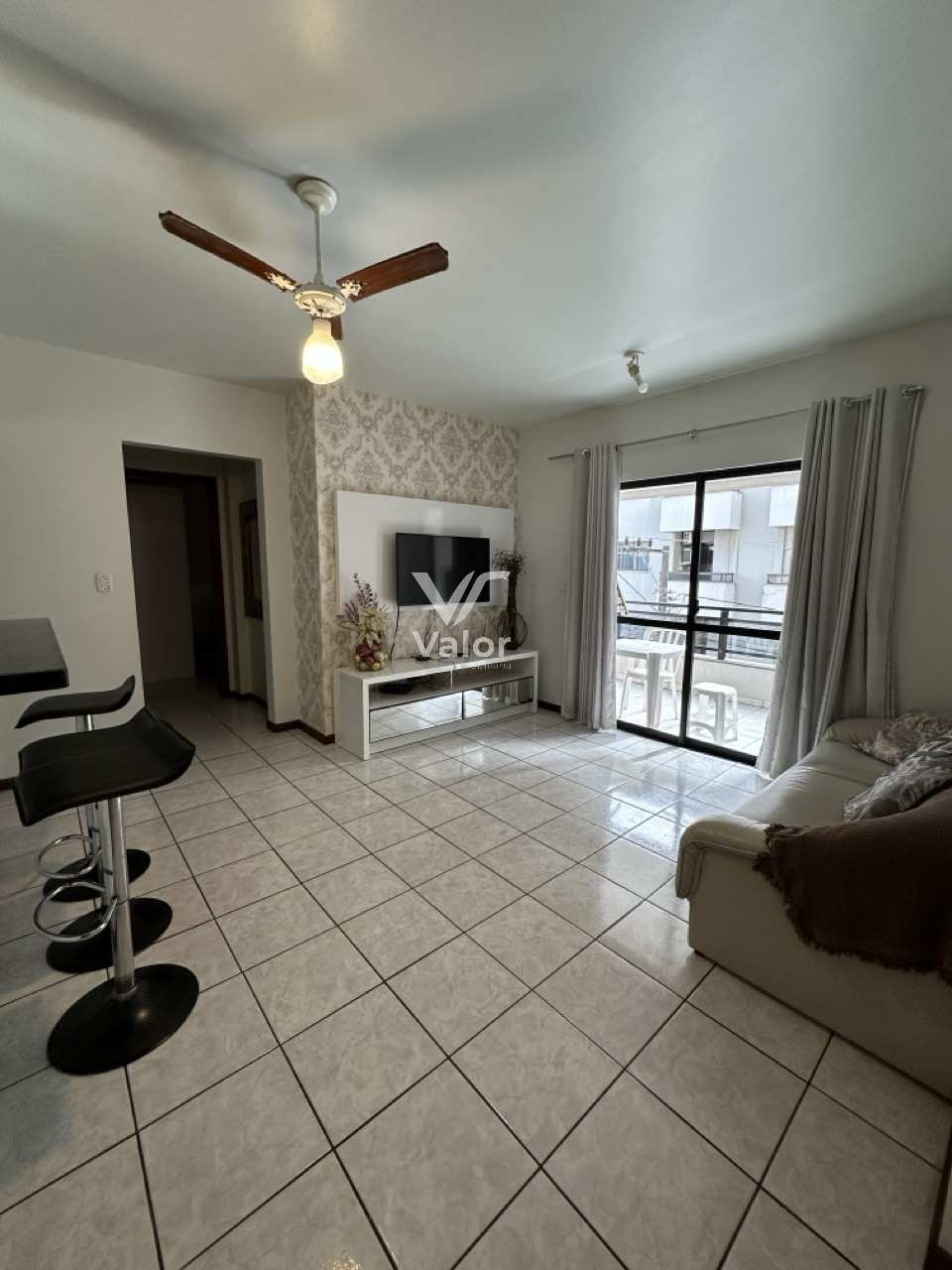 Apartamento 02 Dormitórios para alugar com 2 quartos - ,