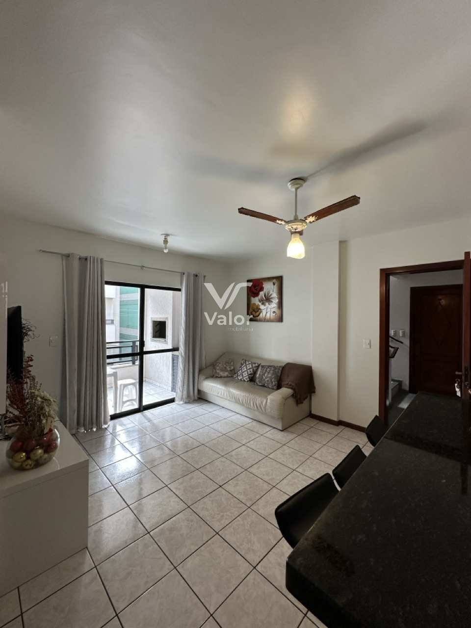  - Apartamento 2 Dormitórios Quadra Mar Meia Praia