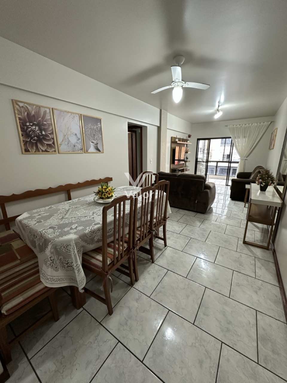 Apartamento 03 Dormitórios para alugar com 3 quartos - ,