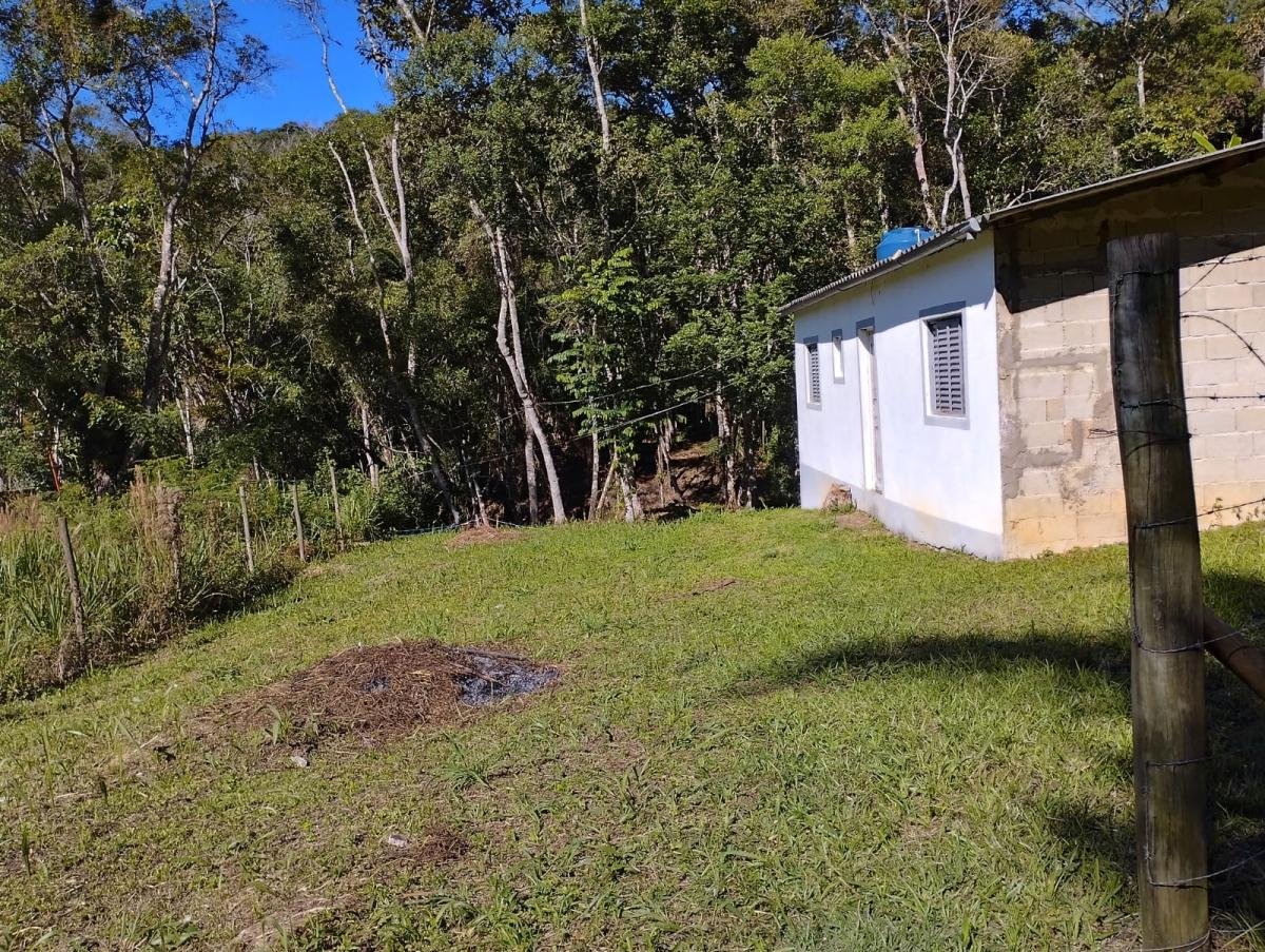 Chácara com lago - Estani Imóveis