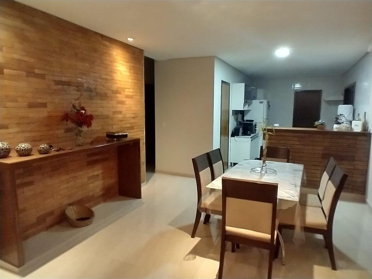 Lindo sobrado na cidade de Itapecerica da Serra mais salão comercial - Estani Imóveis