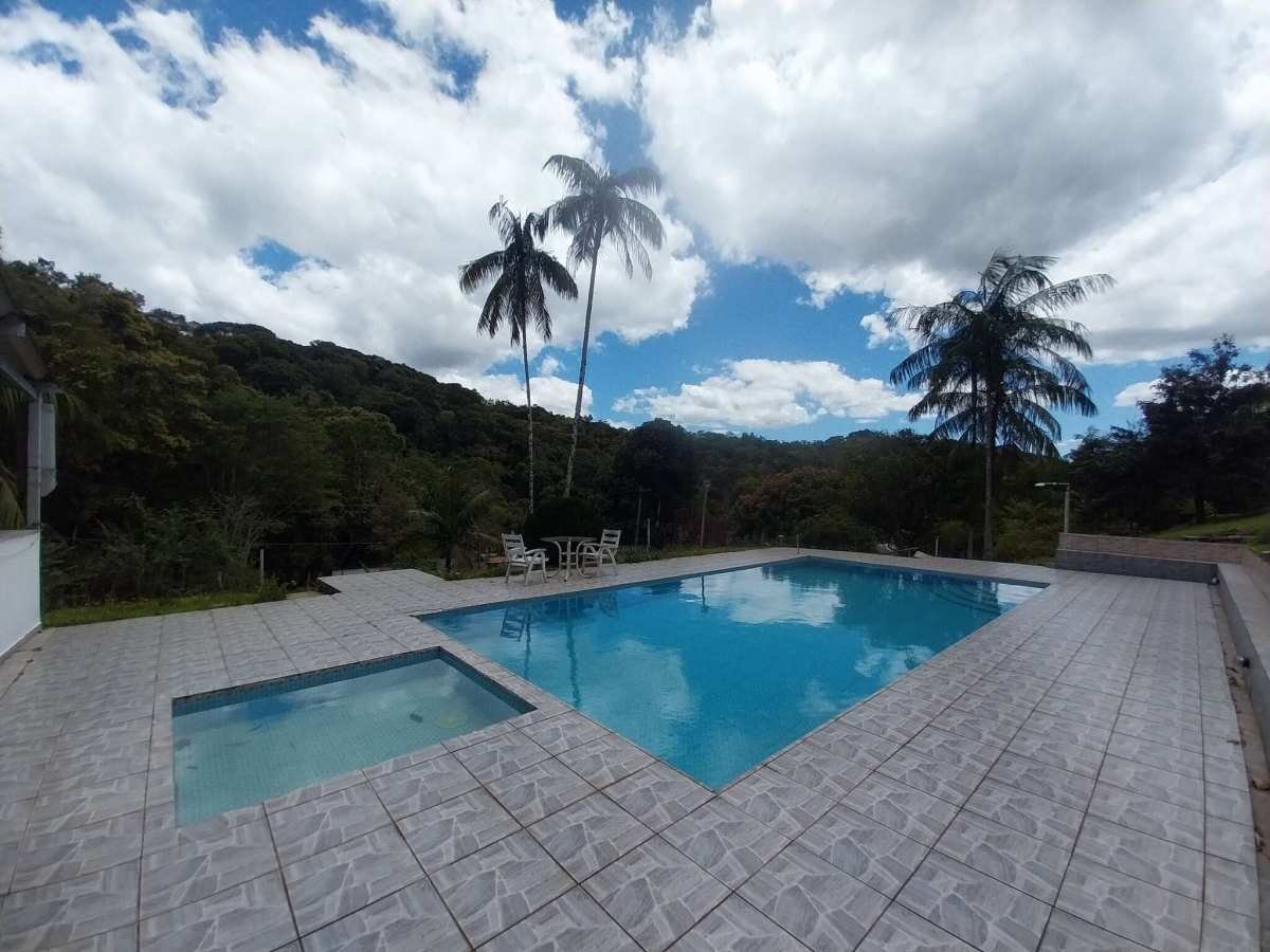 Sitio com piscina - Estani Imóveis