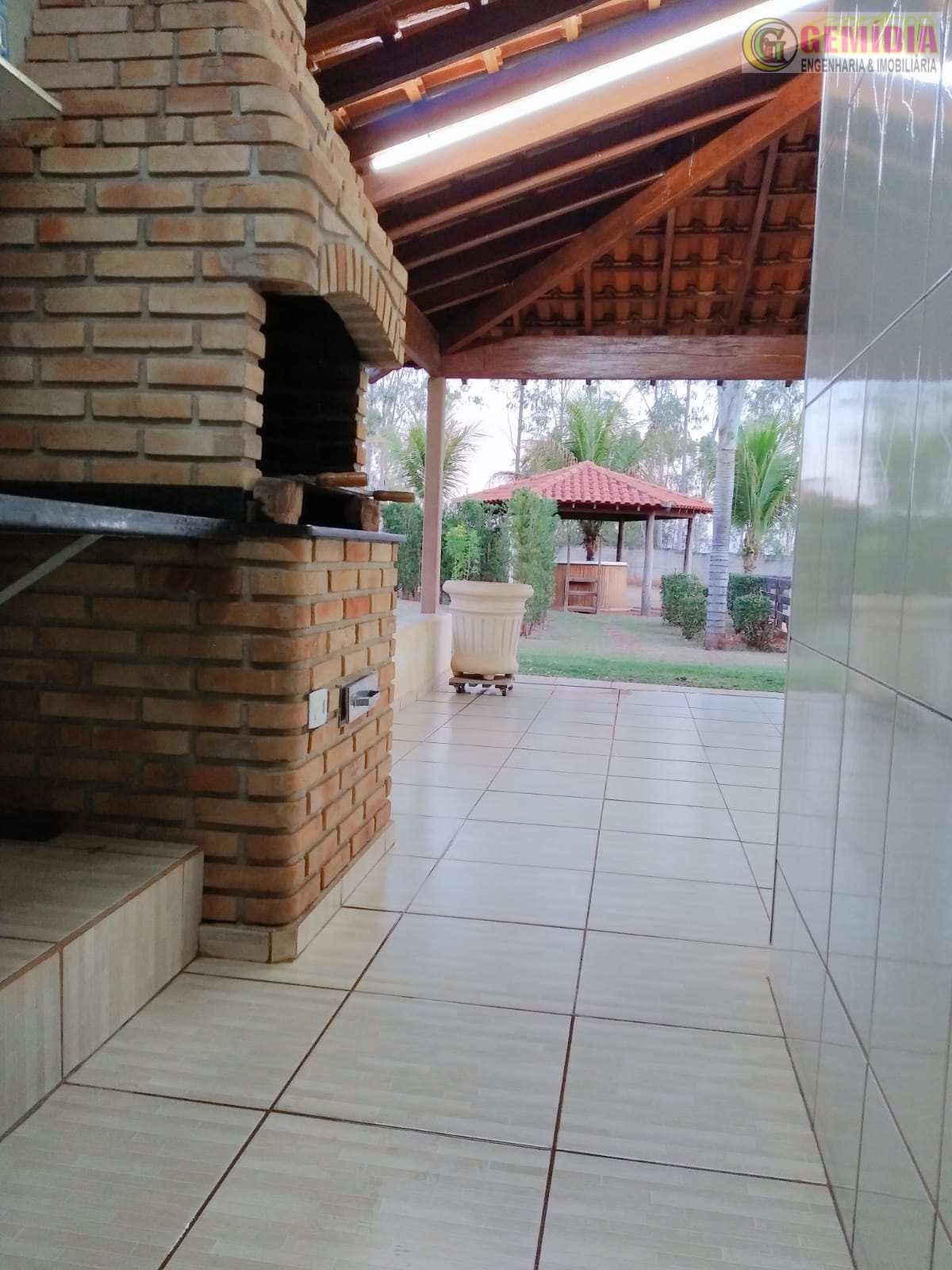 Área à venda, com 1 quarto, 5000m² - Gemidia Imobiliária