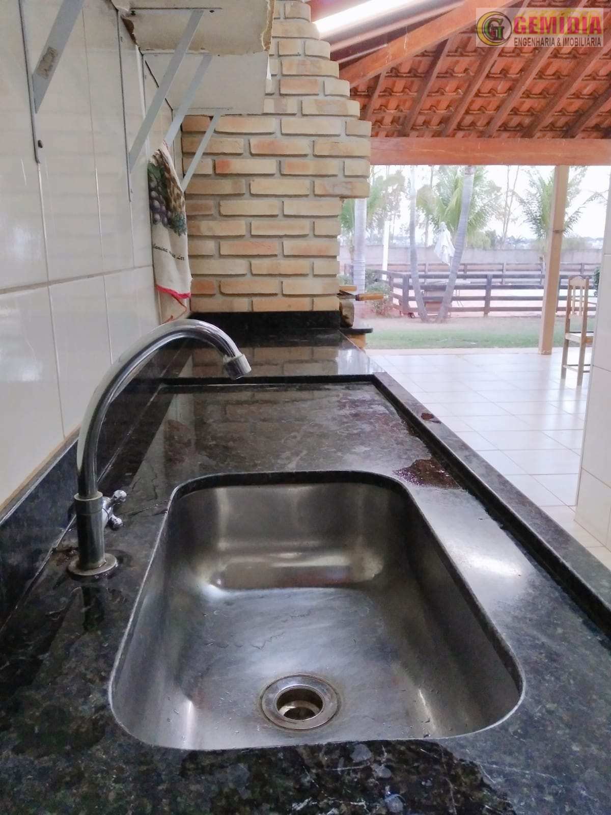  - Área à venda, com 1 quarto, 5000m²