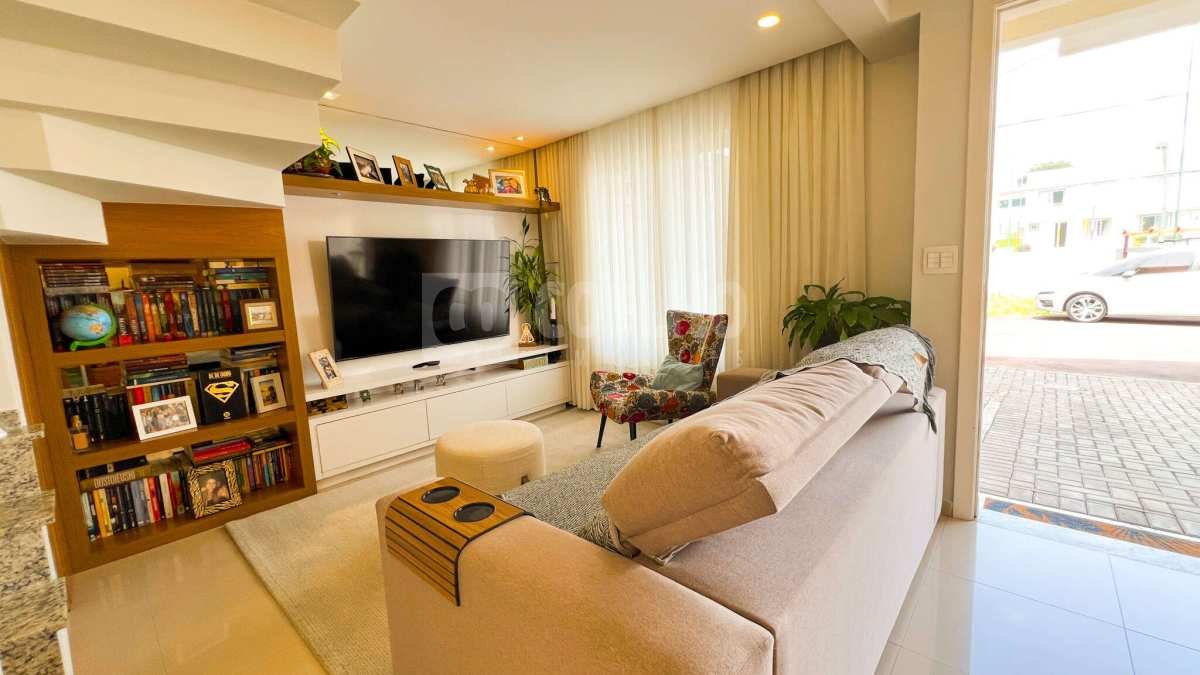 Sobrado em condomínio à venda com 3 quartos, 118m² - Boneca do Iguaçu,São José dos Pinhais