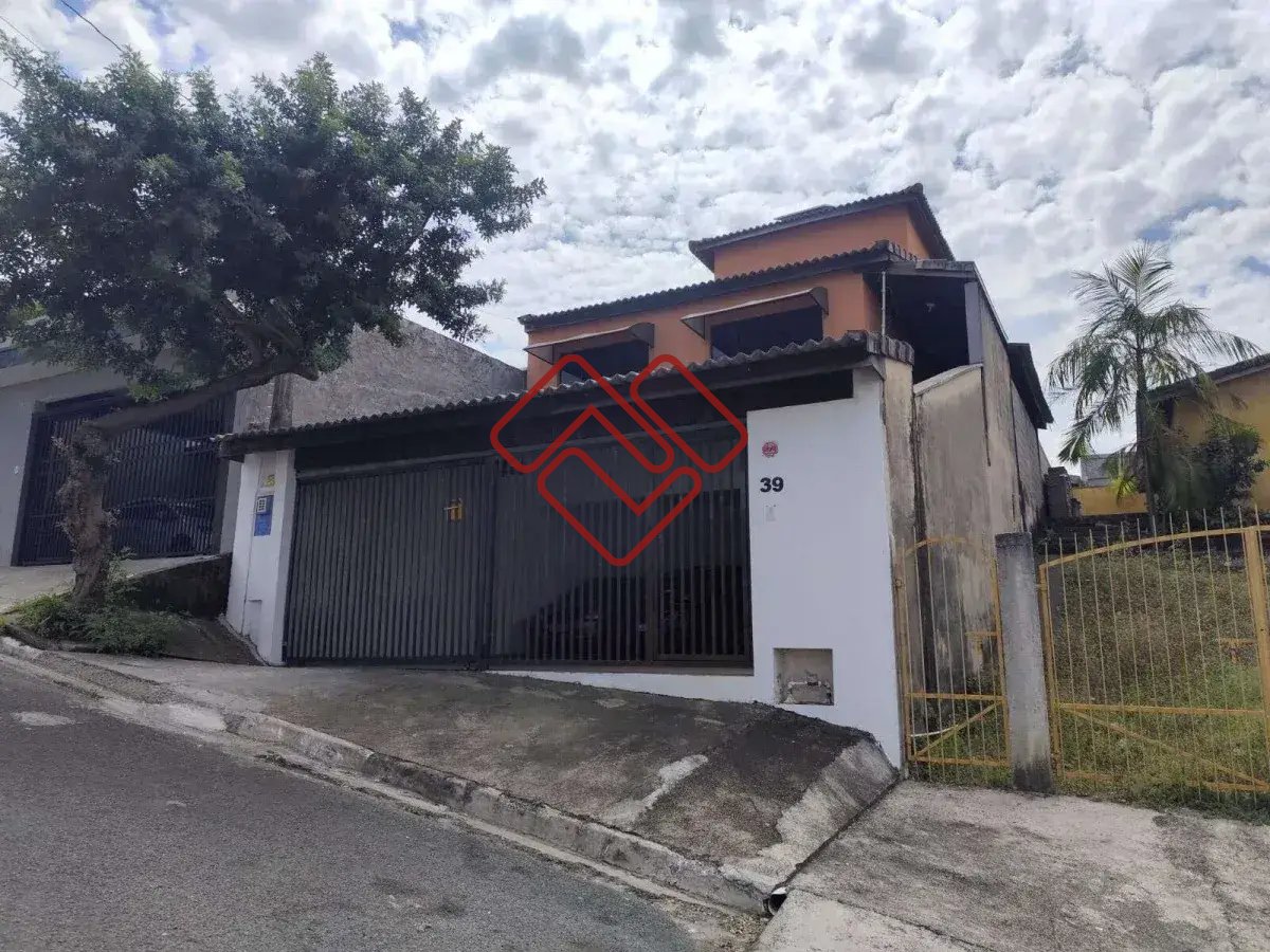 Casa à venda com 3 quartos, 209m² - São José,