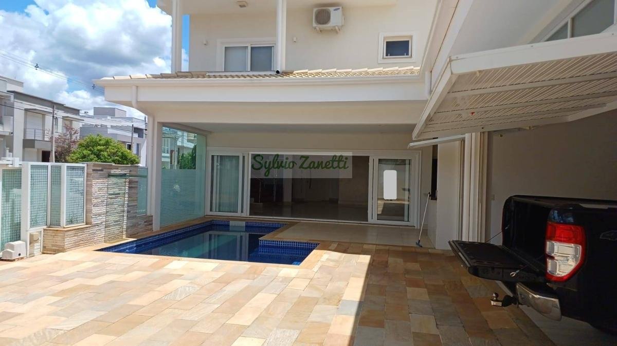 Linda residência de alto padrão no Swiss Park - Condomínio Zermatti  com piscina - Sylvio Zanetti Corretor de Imóveis