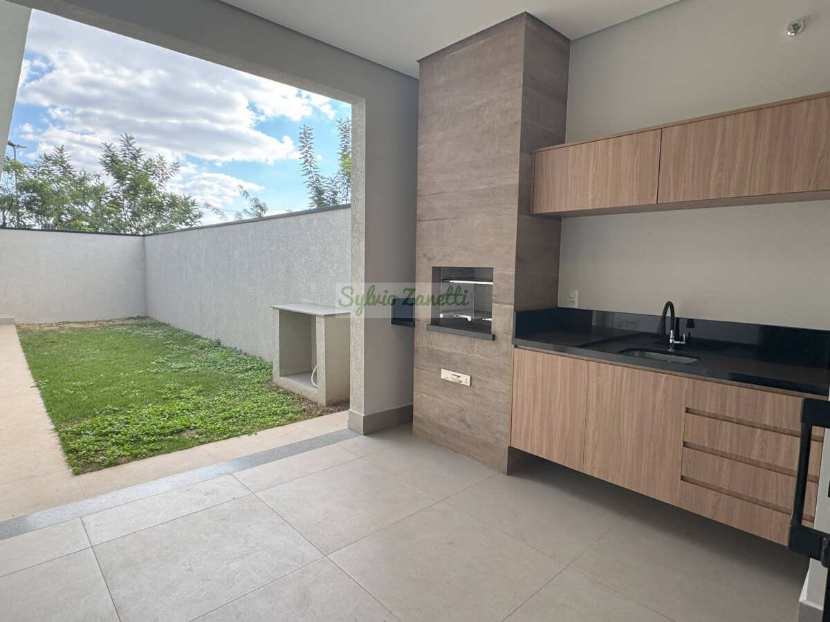 Linda residência térrea em Condomínio fechado - Residencial Terras da Estância - Ala do Bosque – Paulínia-SP - Sylvio Zanetti Corretor de Imóveis