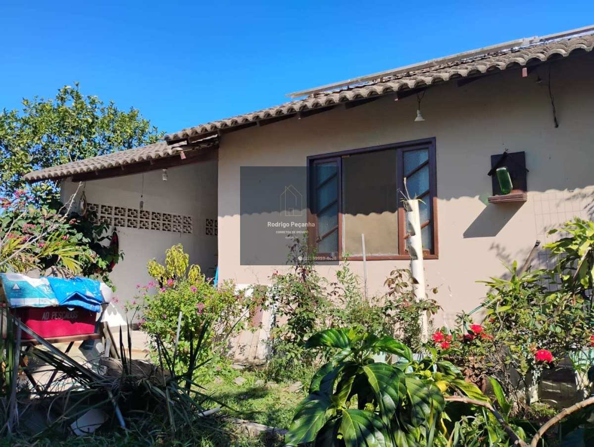 Casa em São Pedro da Aldeia, Jardim Arco Íris, com 2 quartos, 100m²