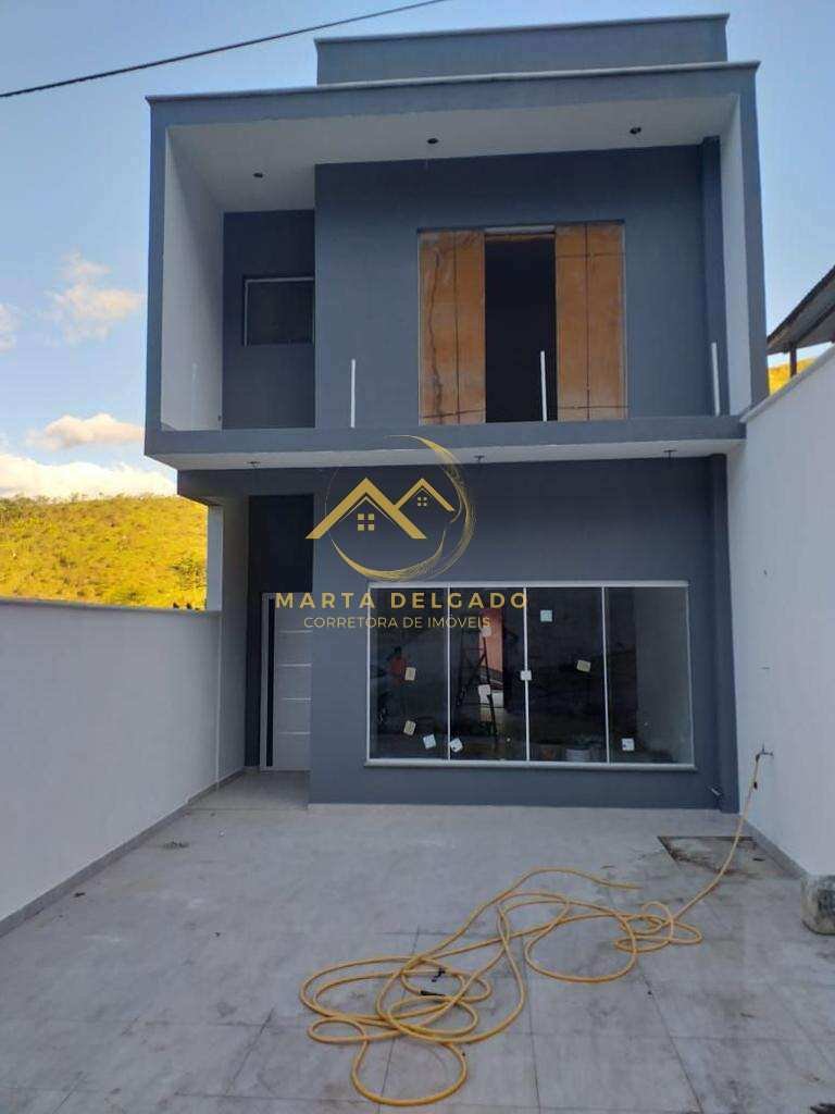 Sobrado à venda com 3 quartos, 130m² - ,
