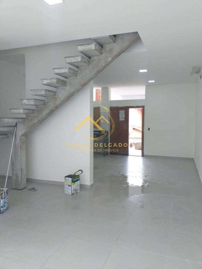 Sobrado à venda com 3 quartos, 130m² - ,
