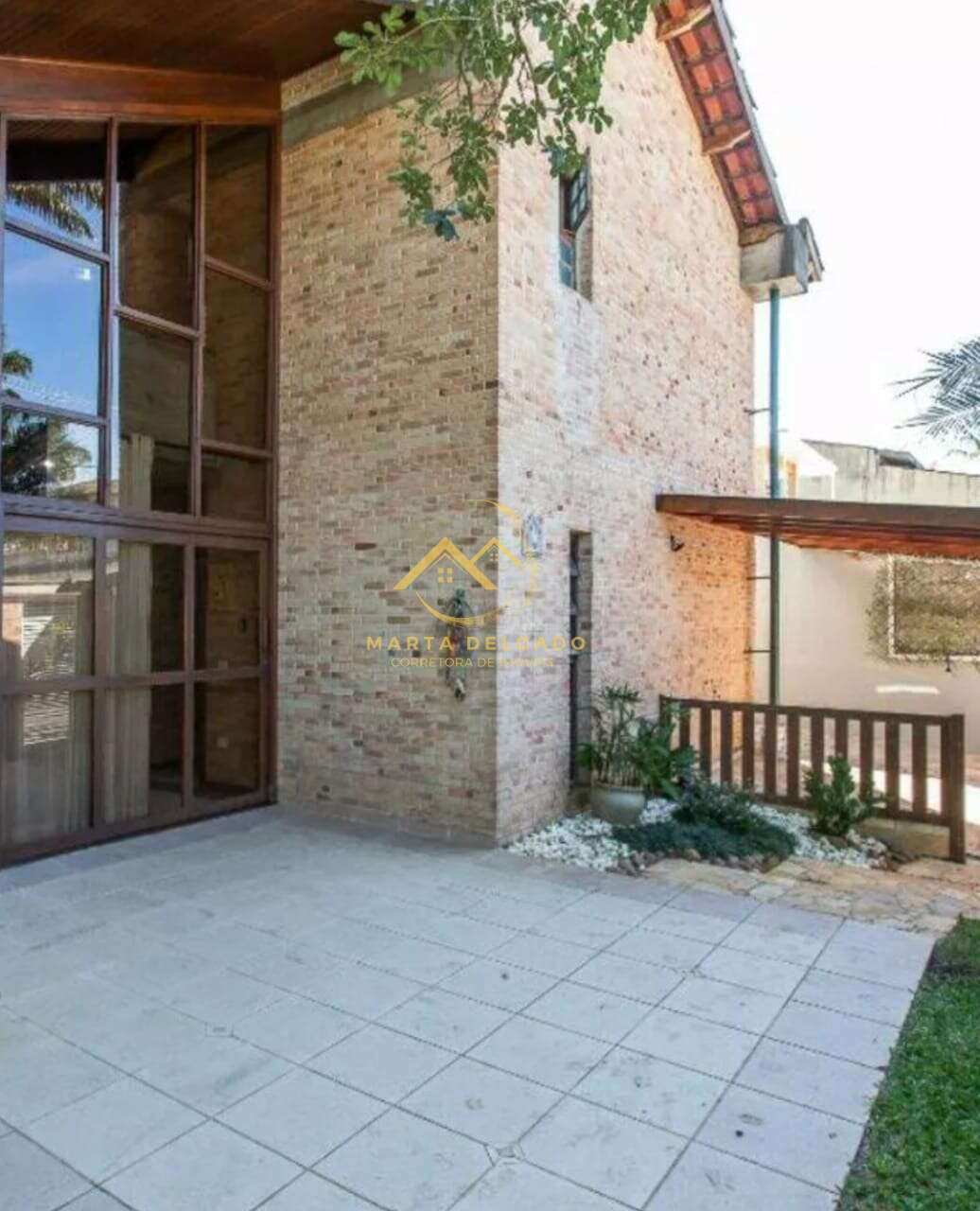 Sobrado à venda com 4 quartos, 230m² - Arrastão,São Sebastião