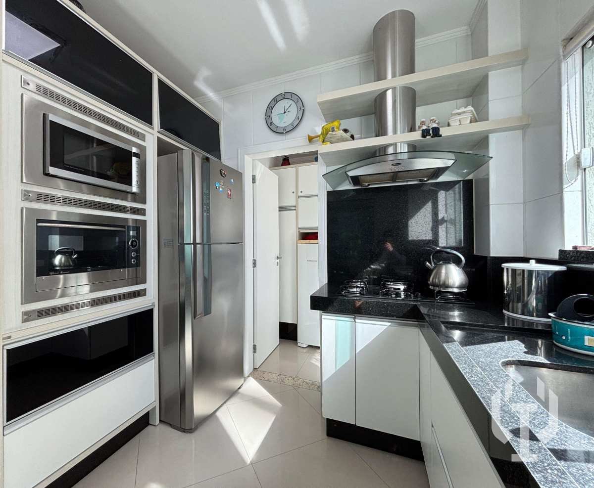 Apartamento à venda com 3 quartos, 140m² - Meia Praia,Itapema