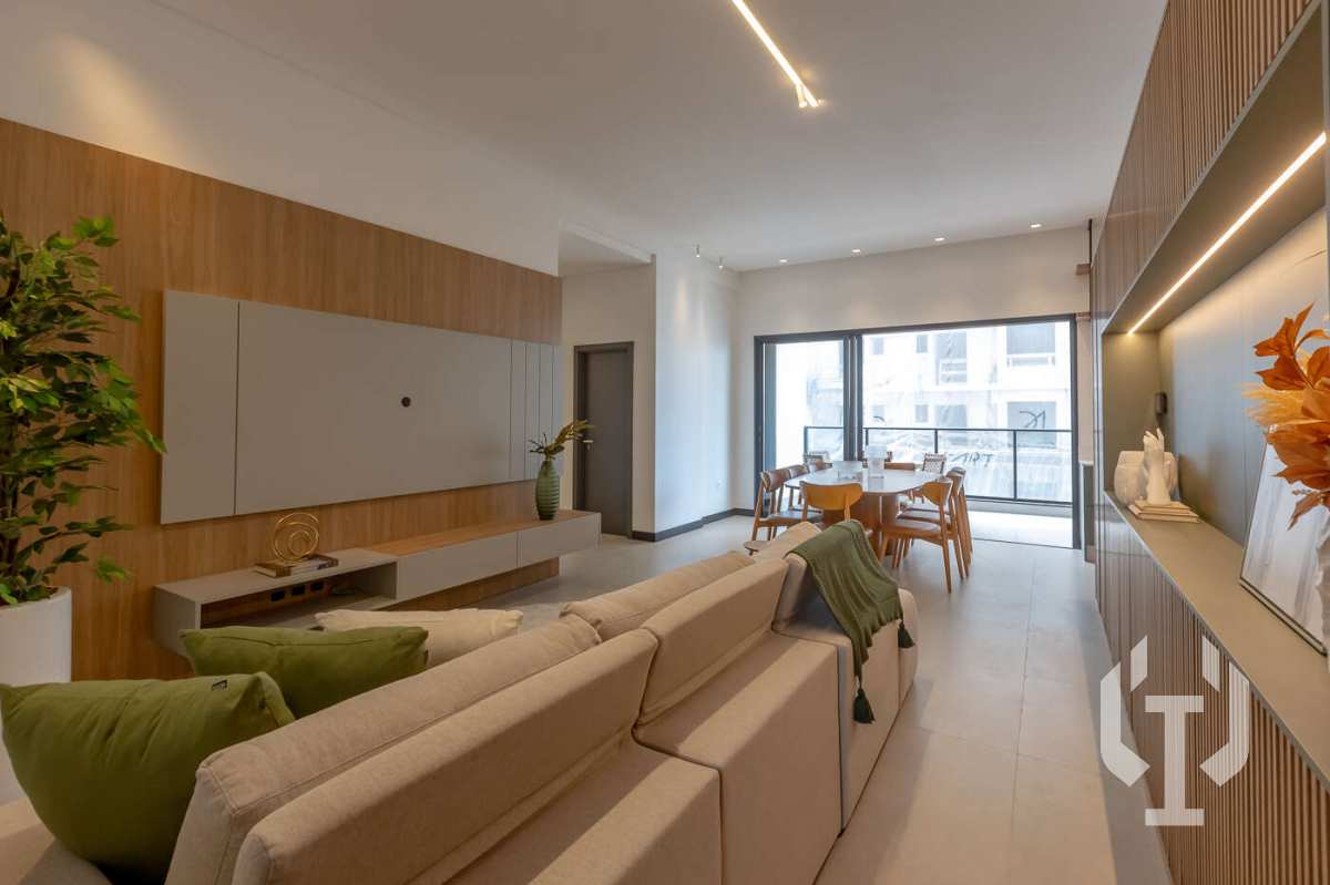Apartamento para alugar com 4 quartos, 180m² - Foto 3