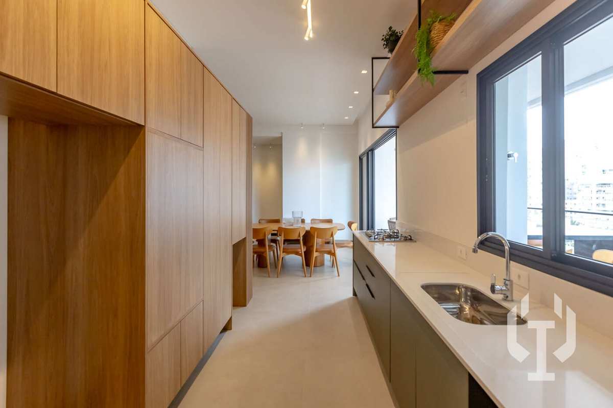 Apartamento para alugar com 4 quartos, 180m² - Foto 4