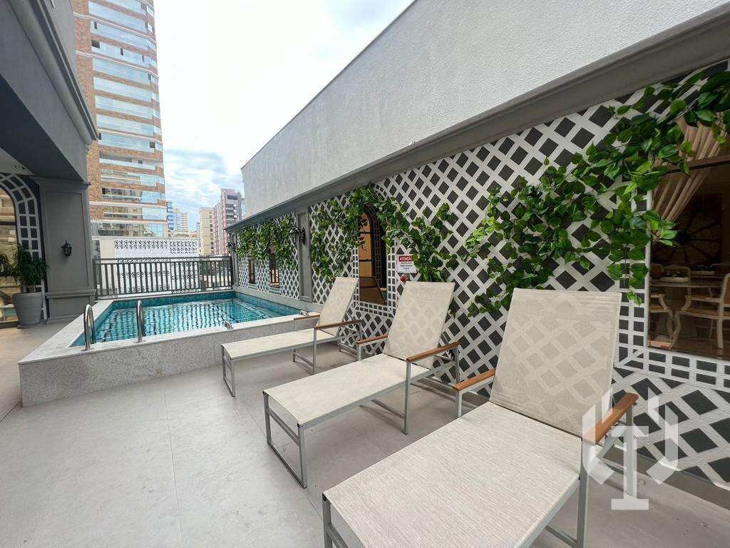  - Apto em ótima localização no coração da Meia Praia, 3 suítes, 2 vagas com alto padrão de acabamento