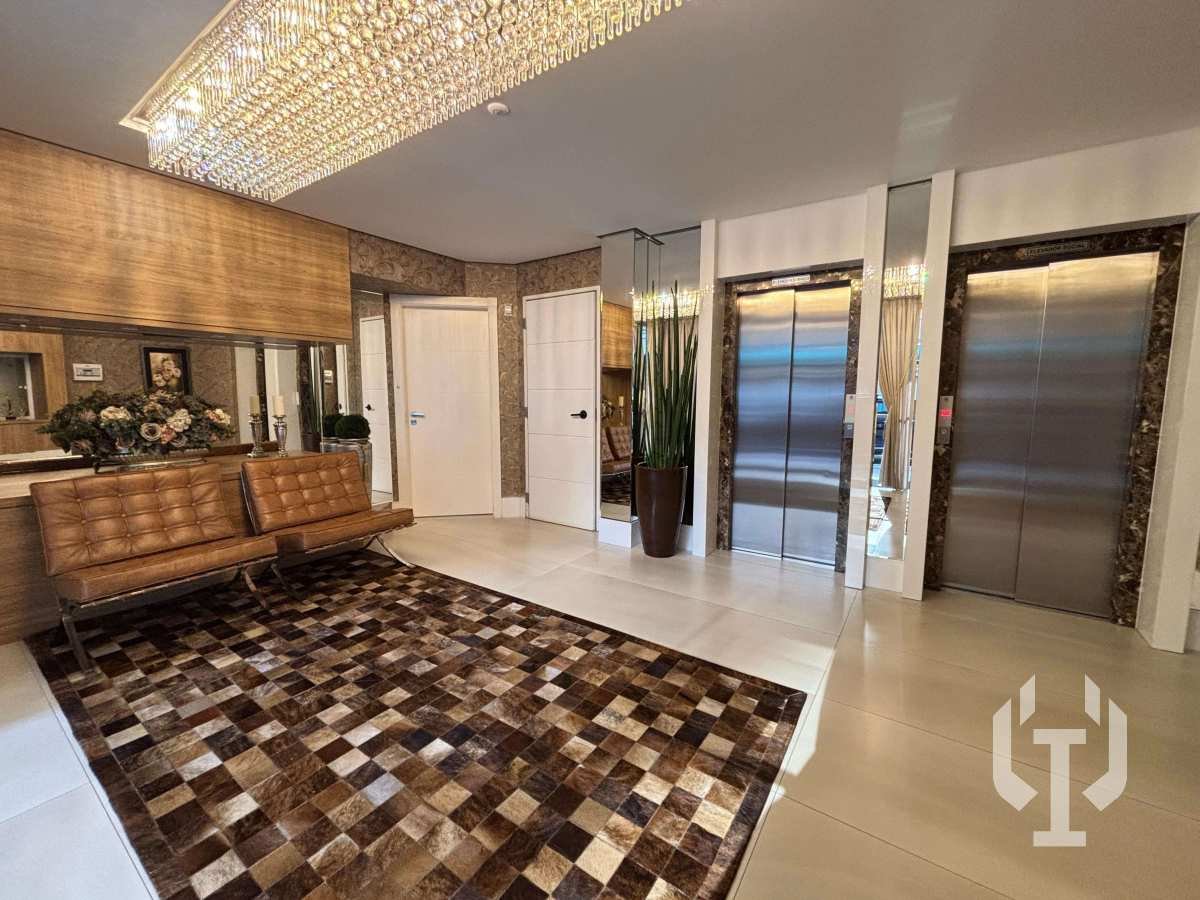 Apartamento à venda com 3 quartos, 146m² - Meia Praia,Itapema