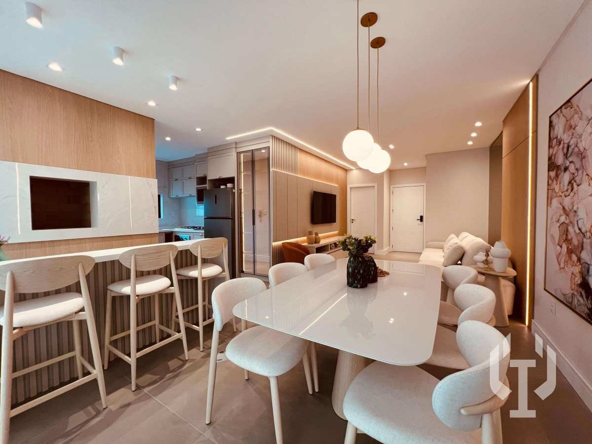  - Showroom mobiliado e decorado com 3 suítes na Meia Praia