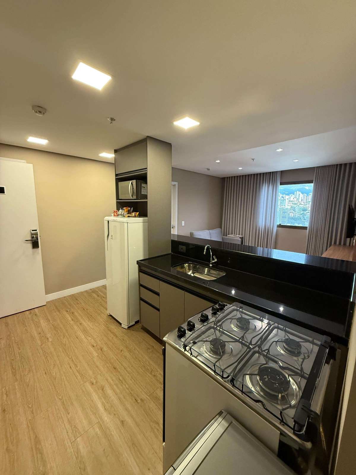 Apartamento à venda com 1 quarto - ,