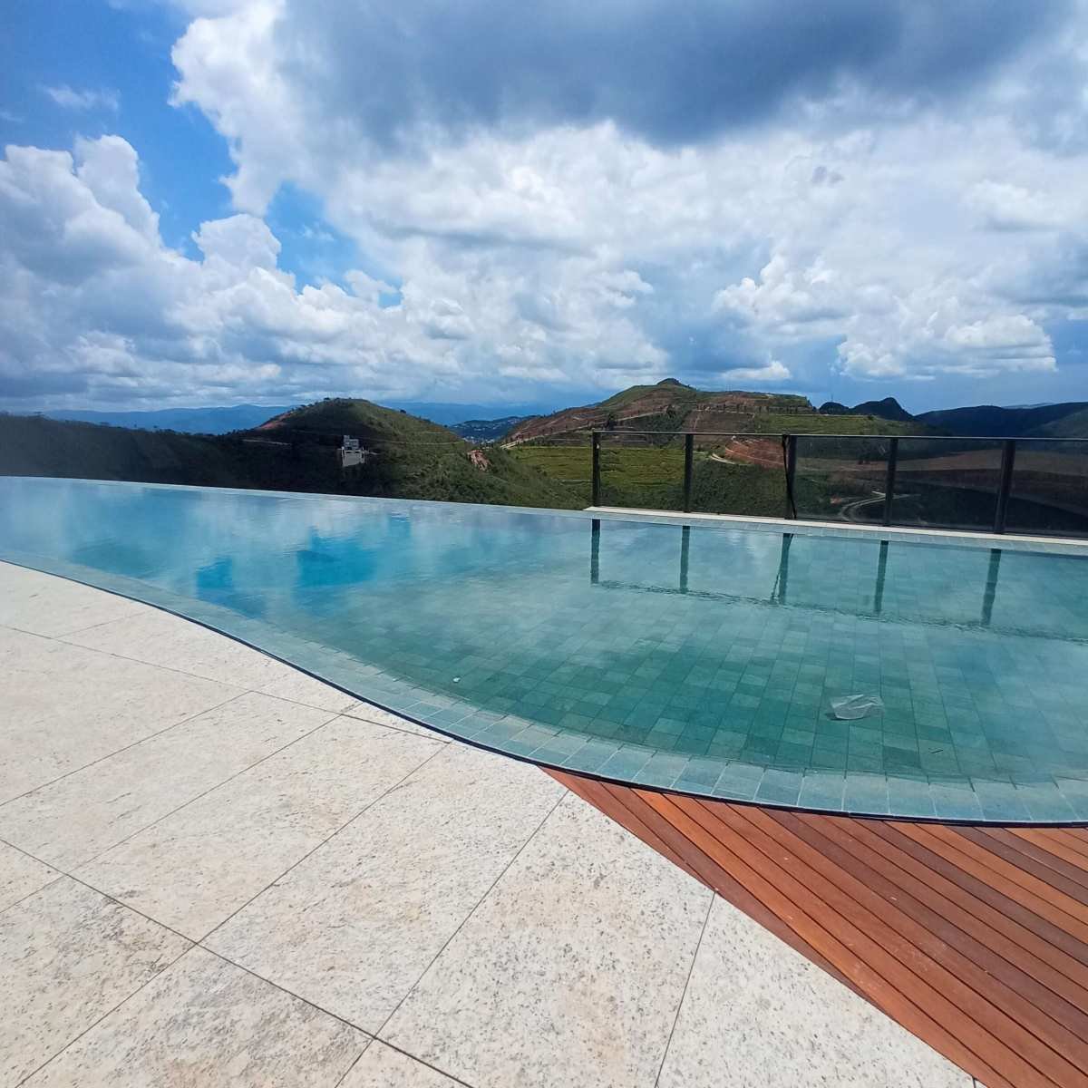 Apartamento à venda com 4 quartos - ,