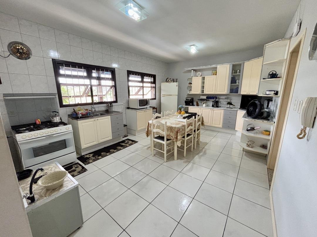 Casa com 4 quartos, 353m², à venda - Boa Saúde - Novo Hamburgo - Imobiliária Hoffmann