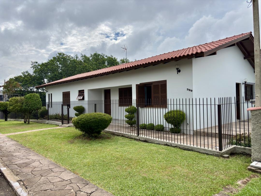 Casa com 3 quartos, 225m², à venda - Rincão - Novo Hamburgo - Imobiliária Hoffmann