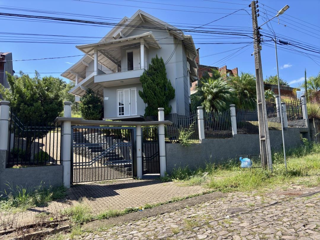 Casa com 4 quartos, 280m², à venda - Floresta - Estância Velha - Imobiliária Hoffmann