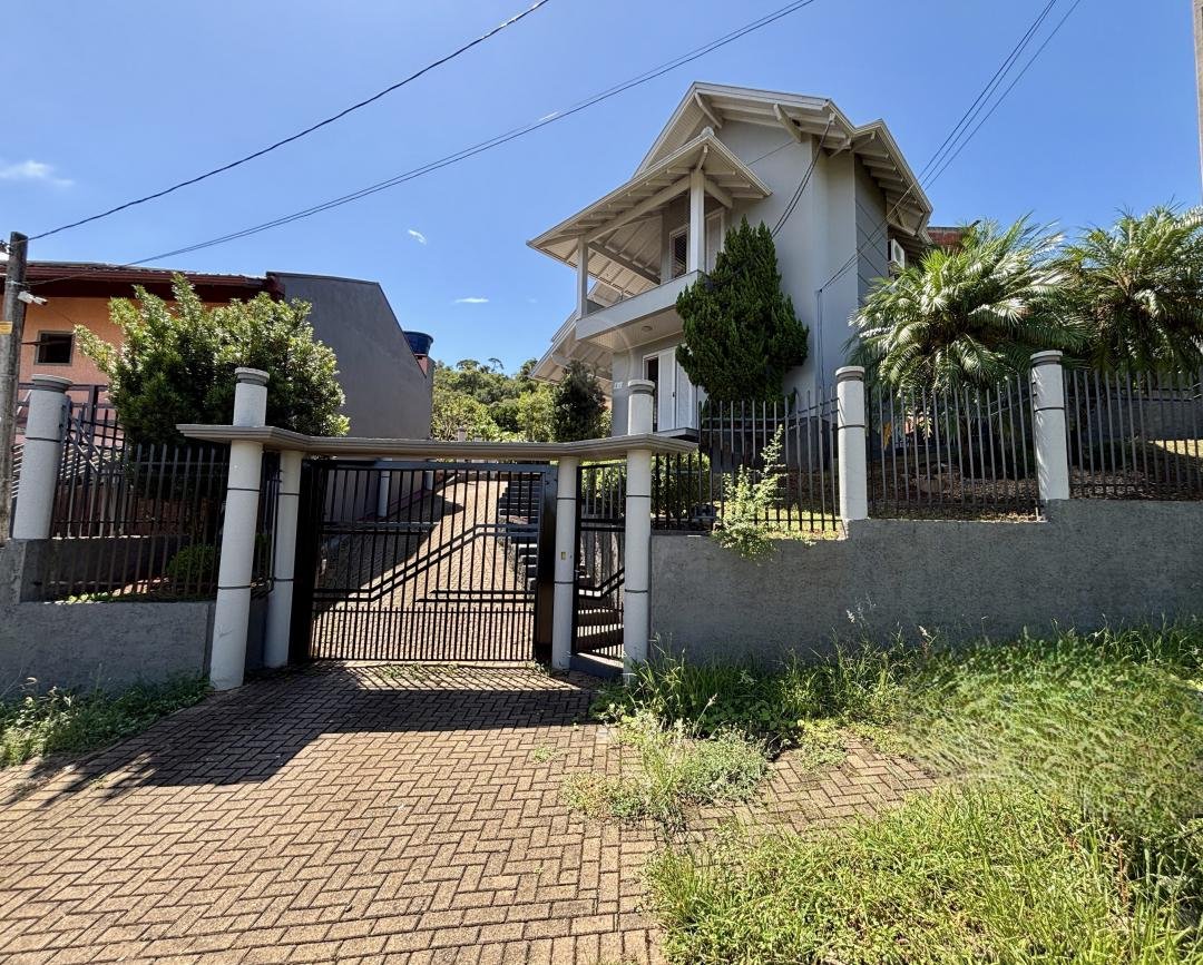 Casa com 4 quartos, 280m², à venda - Floresta - Estância Velha - Imobiliária Hoffmann